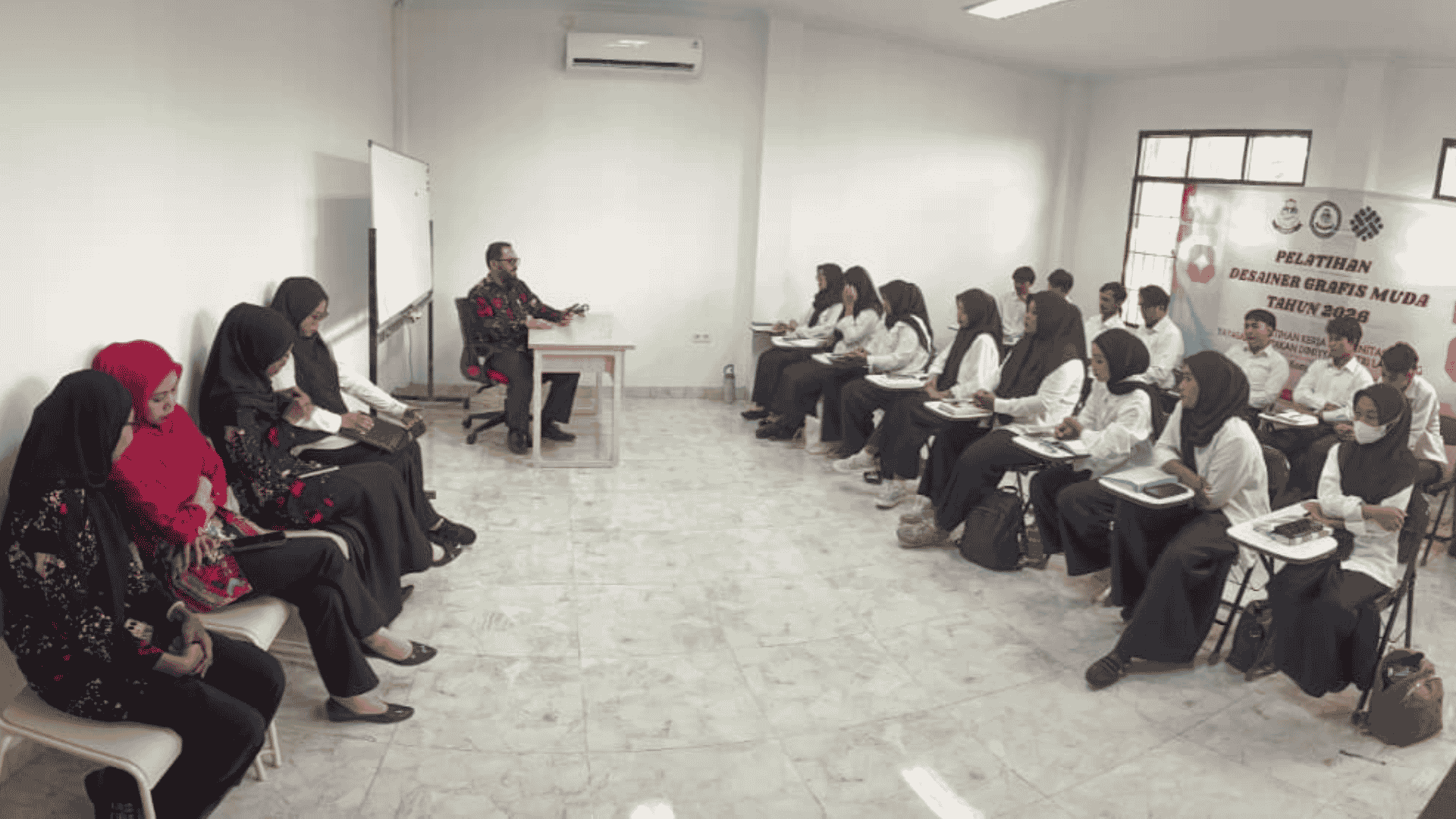 BLKK Yayasan Pendidikan Diniyyah Putri Lampung Buka Pelatihan Desainer Grafis Muda